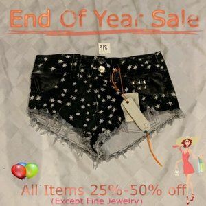 NWT-Tallow black denim shorts with stars ⭐️
